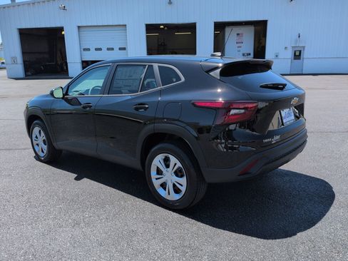 New 2026 Chevrolet Trax LS w/ Driver Confidence Package FWD image 31