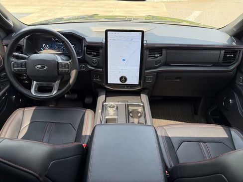 Used 2023 Ford Expedition Limited RWD image 28