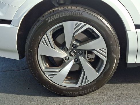 Certified 2025 Audi Q6 e-tron Premium Plus w/ Premium Plus AWD/4WD image 8