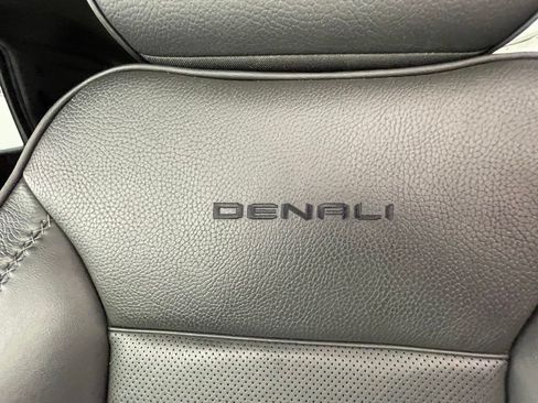 Used 2025 GMC Yukon Denali AWD/4WD image 20