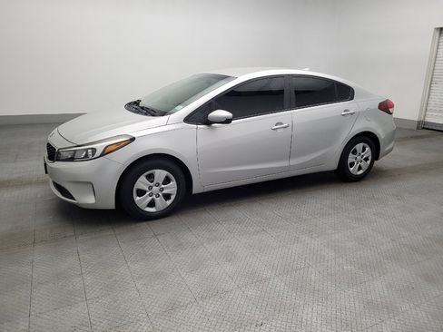 Used 2018 Kia Forte LX w/ LX Popular Package image 2
