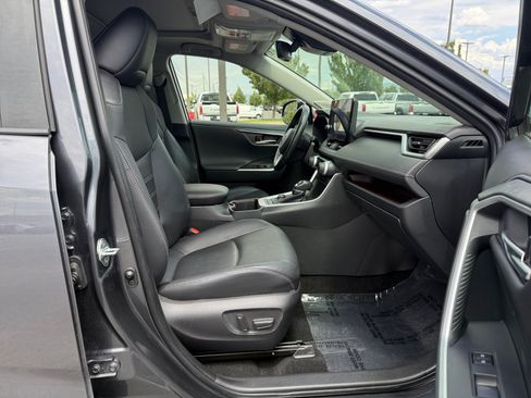 Used 2023 Toyota RAV4 Limited AWD/4WD image 30