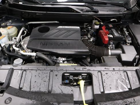 Certified 2025 Nissan Rogue SV image 15
