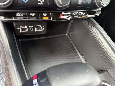 Used 2024 Dodge Durango GT image 31