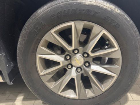 Used 2021 Chevrolet Silverado 1500 High Country w/ Technology Package image 6