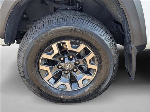 Used 2020 Toyota Tacoma TRD Off-Road image 22