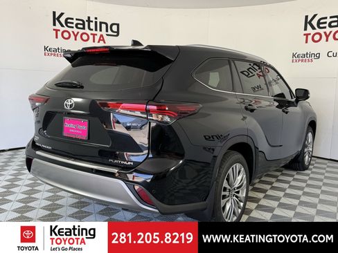 New 2026 Toyota Highlander Platinum image 13