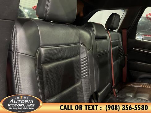 Used 2021 Jeep Grand Cherokee SRT image 13