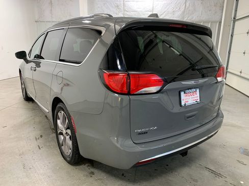 Used 2020 Chrysler Pacifica Limited w/ Tire & Wheel Group image 29