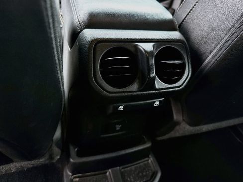 Used 2023 Jeep Wrangler Unlimited Sahara w/ Cold Weather Group AWD/4WD image 26
