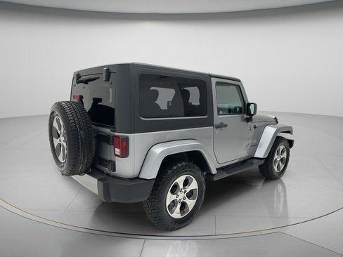 Used 2017 Jeep Wrangler Sahara w/ Connectivity Group AWD/4WD image 5