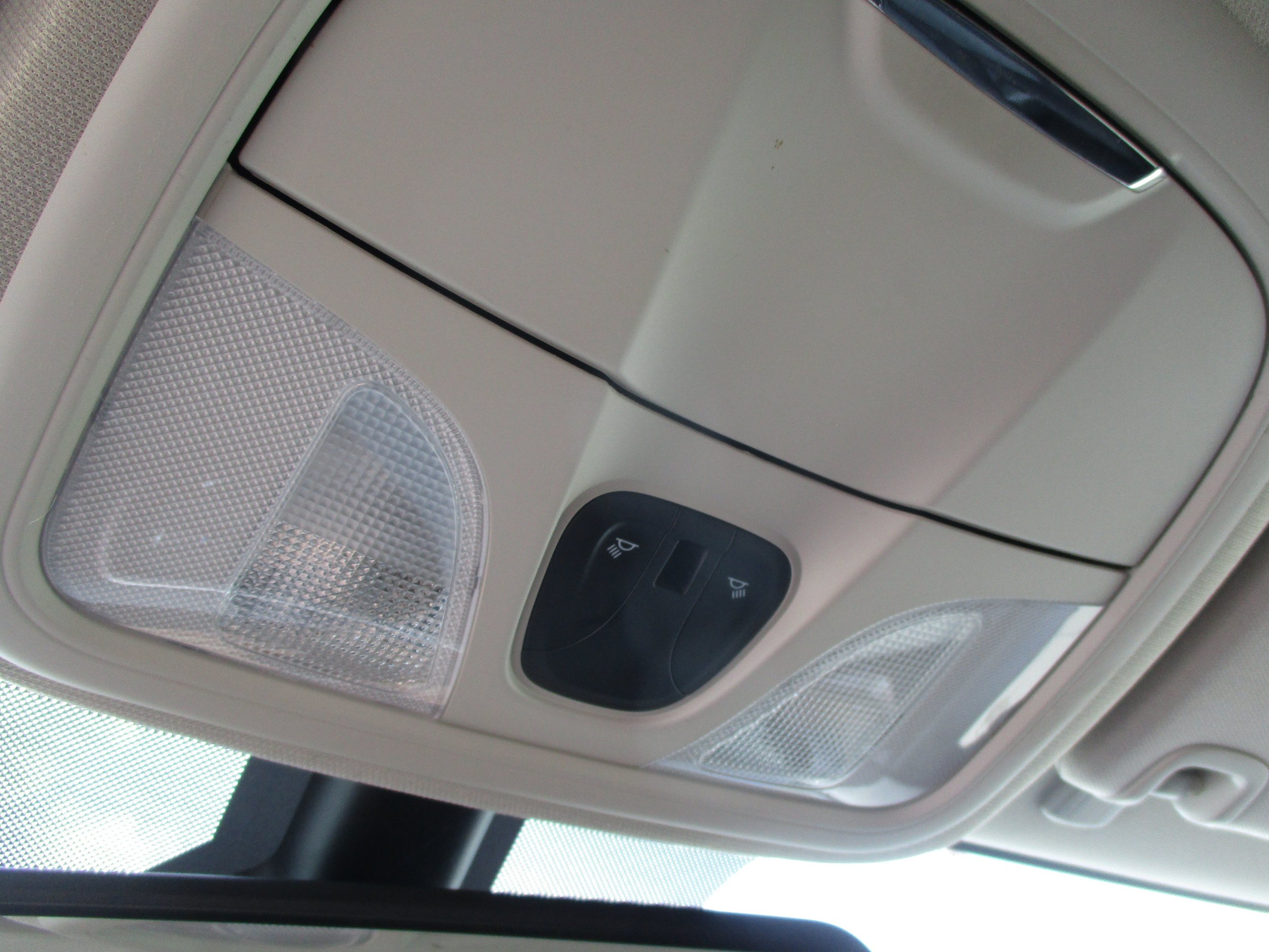 Used 2018 Jeep Cherokee Latitude FWD image 25