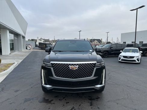 Used 2023 Cadillac Escalade Premium Luxury image 3