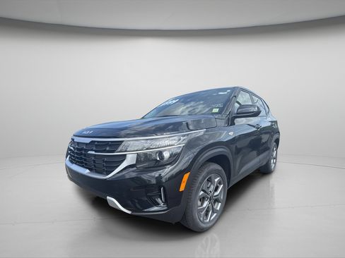 Used 2024 Kia Seltos LX AWD/4WD image 13