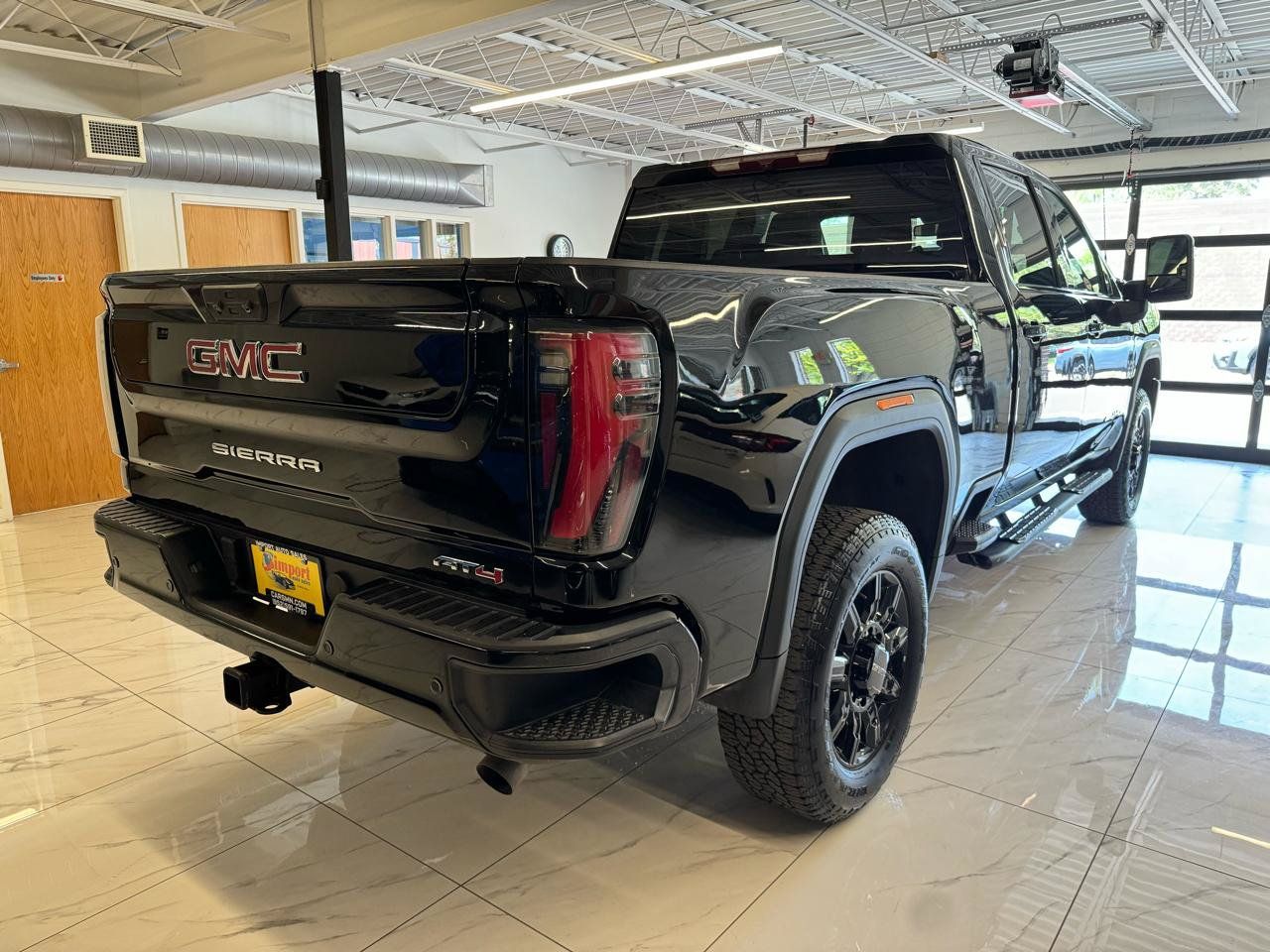 Used 2024 GMC Sierra 2500 AT4 w/ Snow Plow Prep/Camper Package AWD/4WD image 5