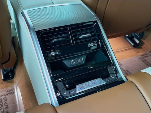 Used 2023 BMW ALPINA B8 xDrive Gran Coupe image 26