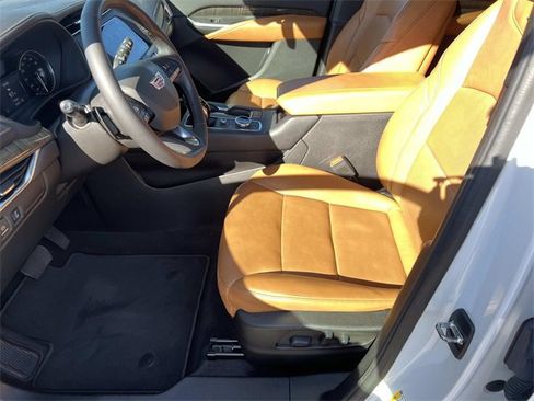 Certified 2022 Cadillac XT4 Premium Luxury w/ Enhanced Visibility Package image 16