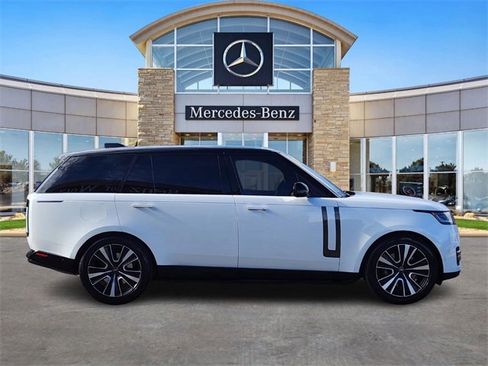 Used 2023 Land Rover Range Rover Long Wheelbase SE image 5