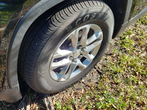 Used 2018 Chevrolet Traverse LS FWD image 3