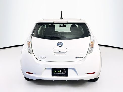 Used 2017 Nissan Leaf SV w/ Premium Package image 7