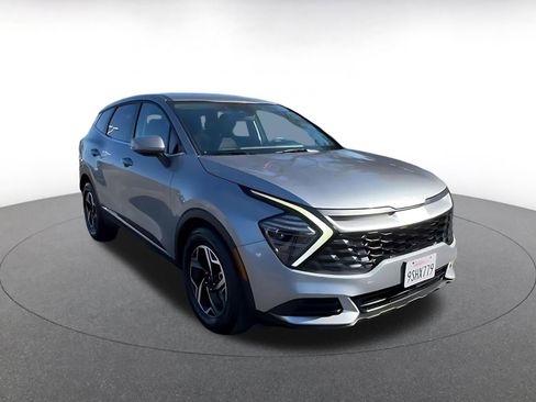 Used 2025 Kia Sportage LX FWD image 3