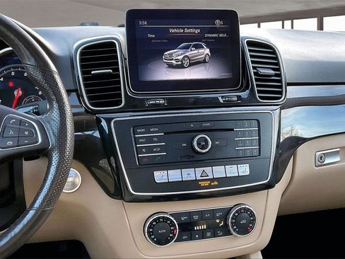 Used 2018 Mercedes-Benz GLE 350 4MATIC image 9