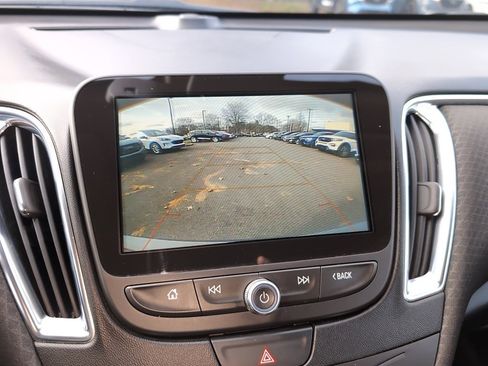 Used 2018 Chevrolet Malibu LT w/ Driver Confidence Package image 59