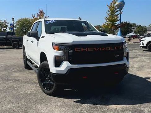 Used 2023 Chevrolet Silverado 1500 Custom Trail Boss w/ LPO, Dark Essentials Package image 3