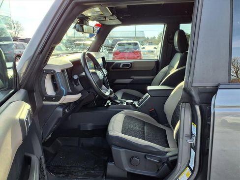 Used 2022 Ford Bronco Wildtrak image 16