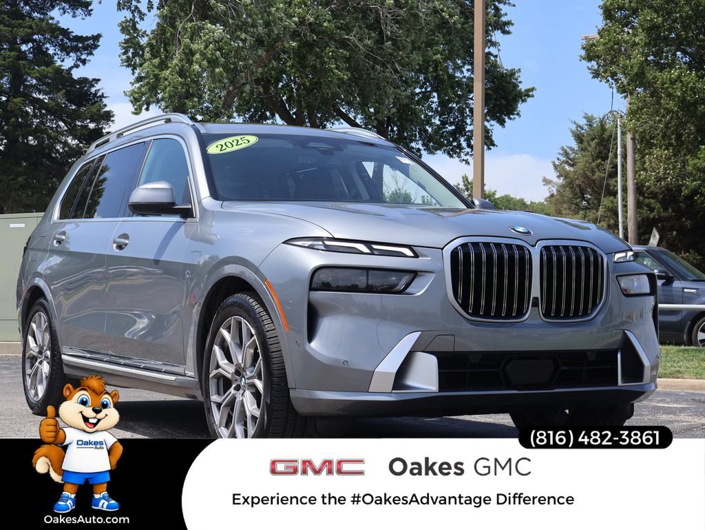 Used 2025 BMW X7 xDrive40i AWD/4WD image 1