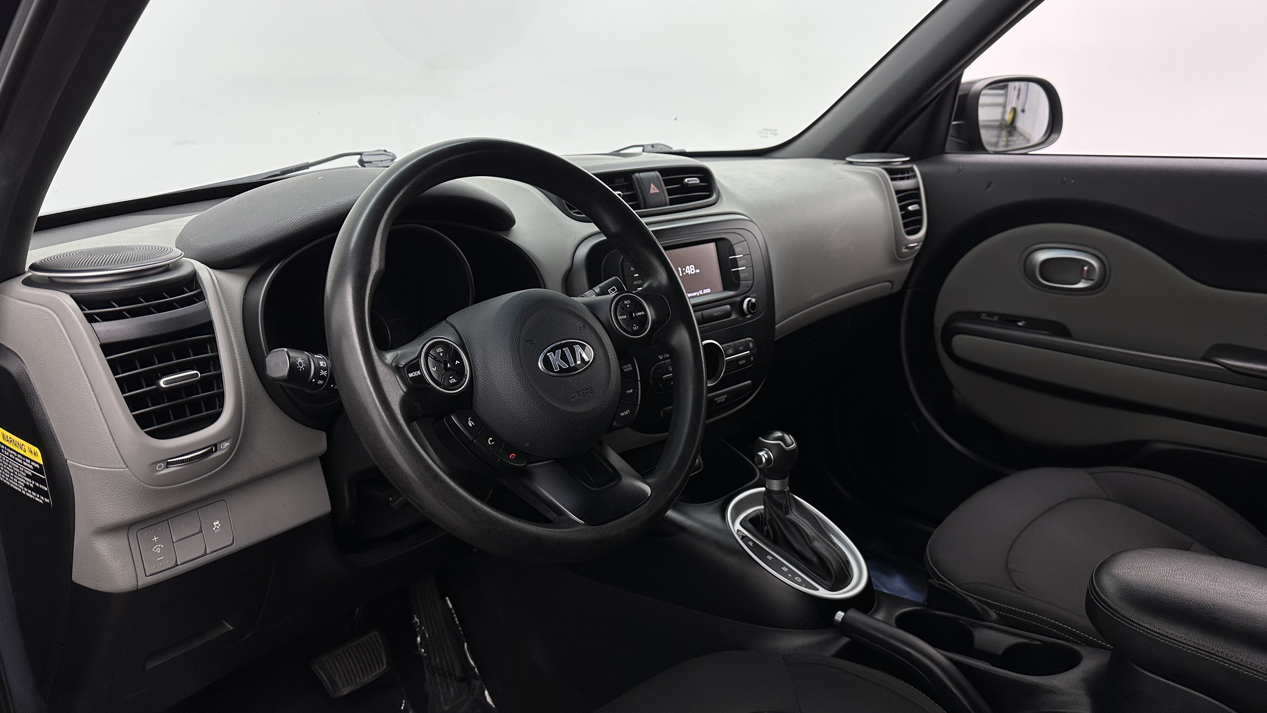 Used 2017 Kia Soul + FWD image 11