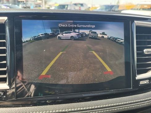 Used 2023 Chrysler Pacifica Touring-L image 21