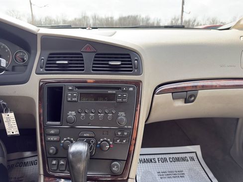 Used 2007 Volvo V70 2.4 FWD image 10