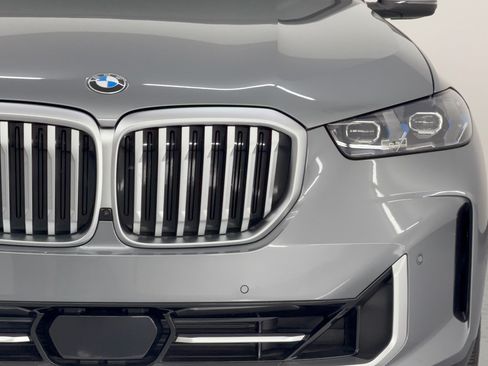 Certified 2025 BMW X5 sDrive40i w/ Climate Comfort Package RWD image 12