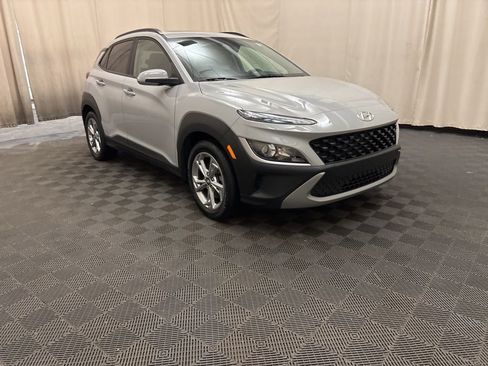 Used 2022 Hyundai Kona SEL w/ Convenience Package image 3