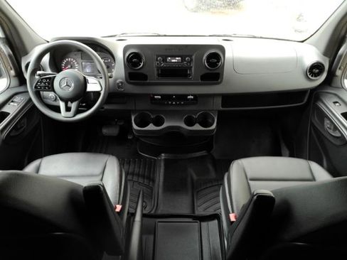 Used 2021 Mercedes-Benz Sprinter 3500 image 3