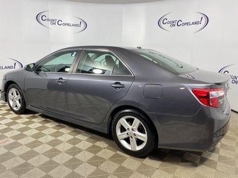 Used 2012 Toyota Camry SE image 4