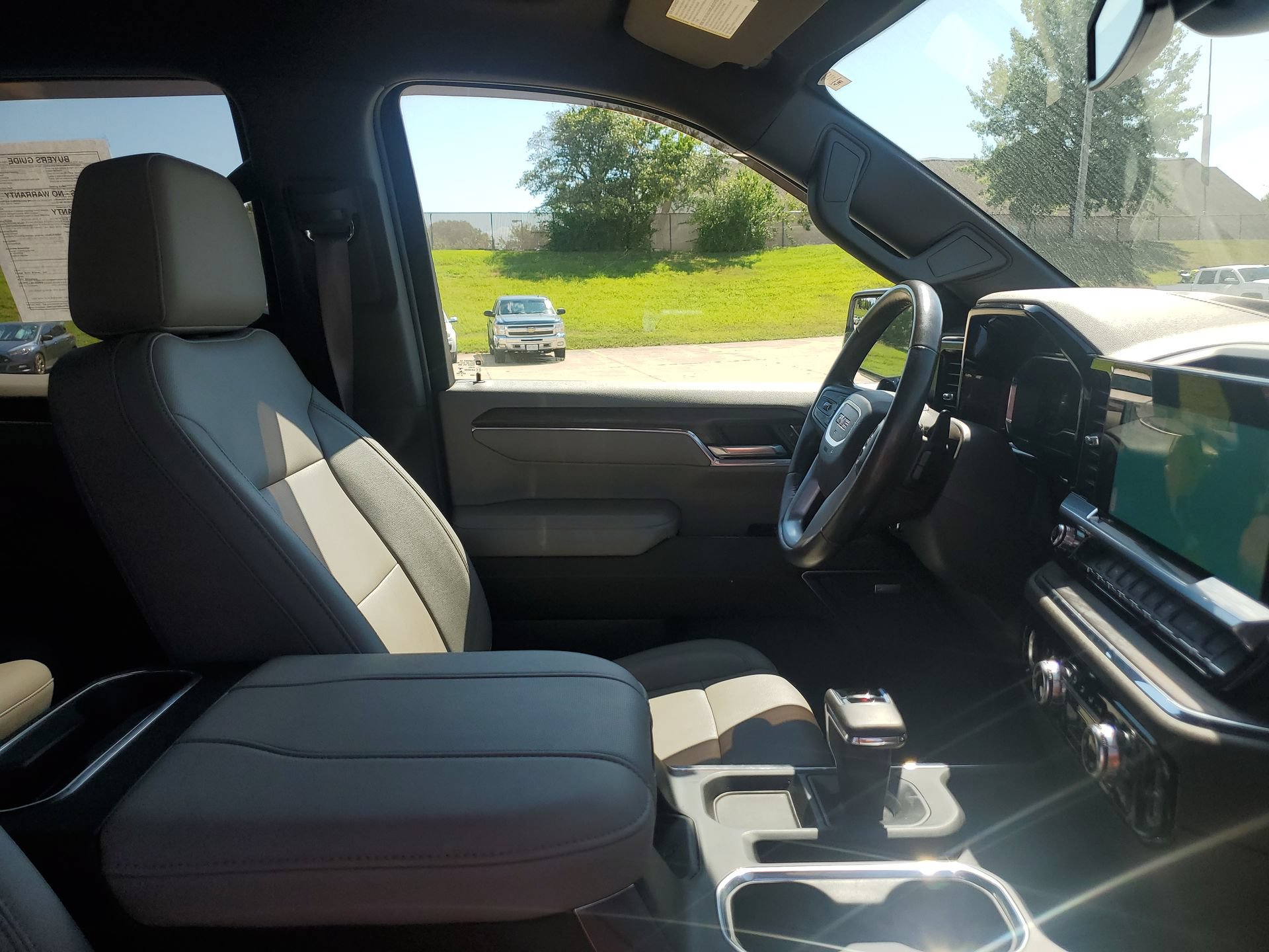 Used 2023 GMC Sierra 1500 SLT w/ SLT Premium Package AWD/4WD image 34