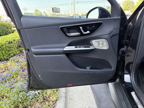 Used 2024 Mercedes-Benz GLC 300 4MATIC image 14