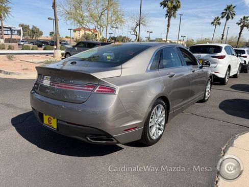 Used 2016 Lincoln MKZ image 3