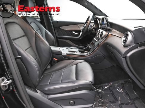 Used 2022 Mercedes-Benz GLC 300 4MATIC w/ AMG Line image 24