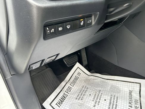 Used 2025 Toyota RAV4 XLE image 8