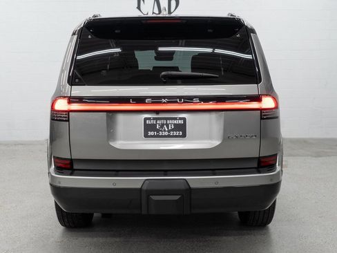 Used 2025 Lexus GX 550 w/ Cold Area Package AWD/4WD image 4