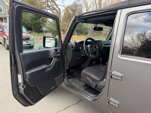 Used 2017 Jeep Wrangler Unlimited Sport w/ Quick Order Package 24S AWD/4WD image 23