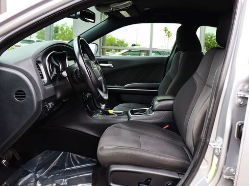 Used 2018 Dodge Charger SXT Plus w/ Driver Confidence Group RWD image 37
