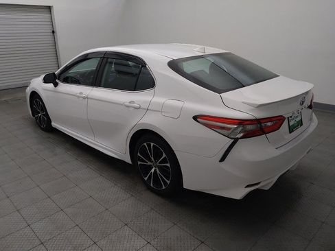 Used 2019 Toyota Camry SE FWD image 5