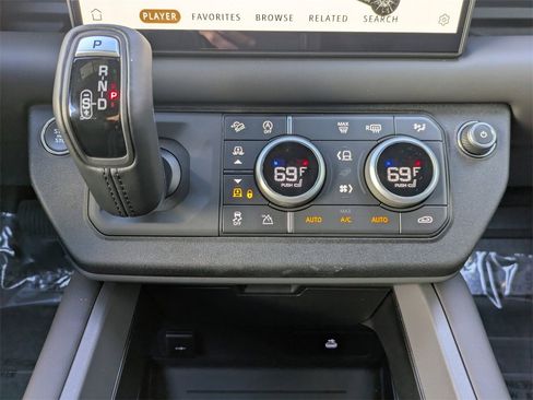 New 2025 Land Rover Defender 130 S image 20
