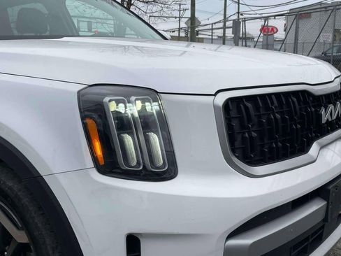 Used 2023 Kia Telluride EX w/ EX Captain's Chair Package image 10