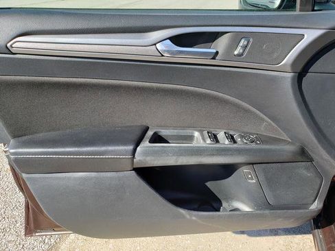 Used 2019 Ford Fusion SE image 11