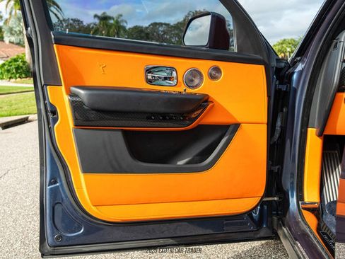 Used 2023 Rolls-Royce Cullinan Black Badge w/ Leather Finishing Pack image 24